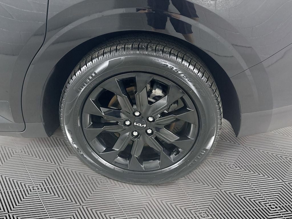 2024 Kia Carnival SX
