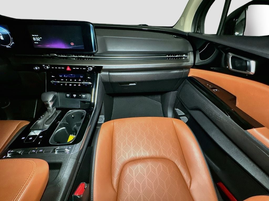 2024 Kia Carnival SX