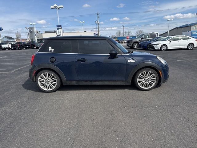 2016 MINI Cooper S Base
