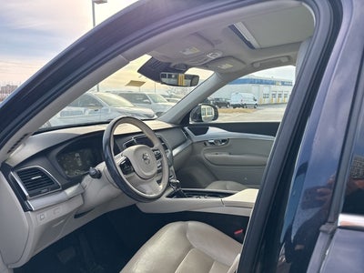 2016 Volvo XC90 T5 Momentum