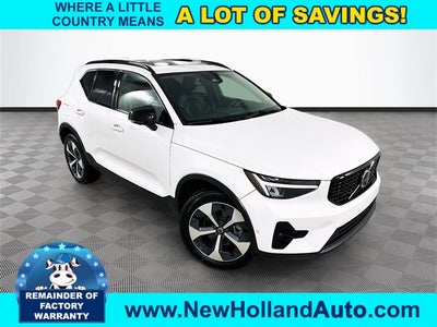 2023 Volvo XC40 B5 Plus Dark Theme