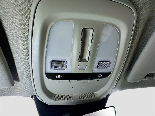 2023 Volvo XC40 B5 Plus Dark Theme