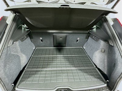 2023 Volvo XC40 B5 Plus Dark Theme