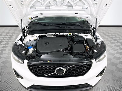 2023 Volvo XC40 B5 Plus Dark Theme