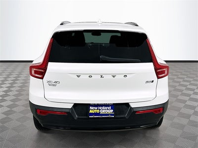 2023 Volvo XC40 B5 Plus Dark Theme