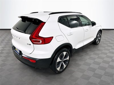 2023 Volvo XC40 B5 Plus Dark Theme
