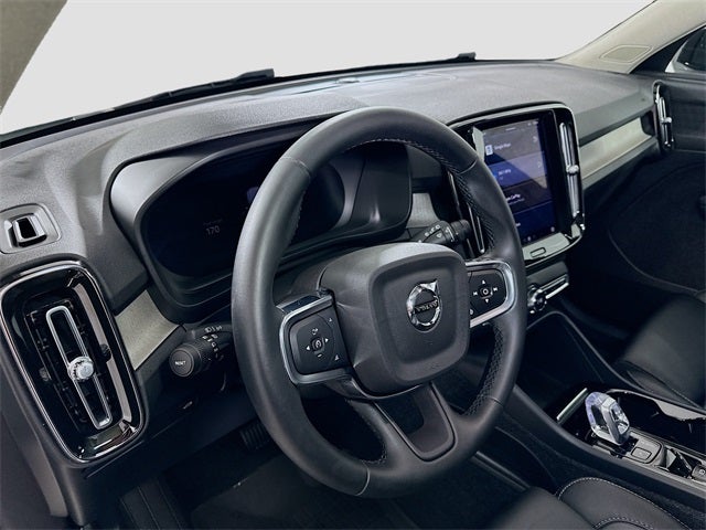2023 Volvo XC40 B5 Plus Dark Theme