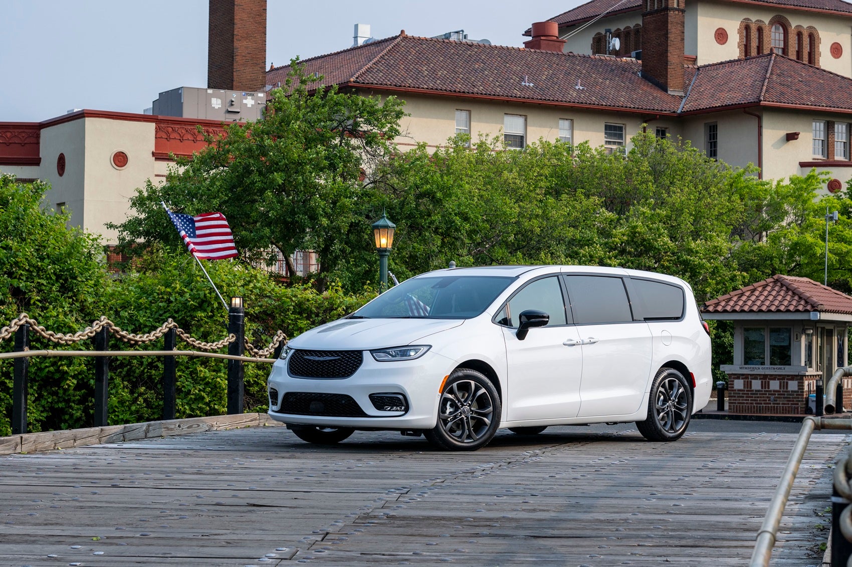 Chrysler Pacifica Reviews