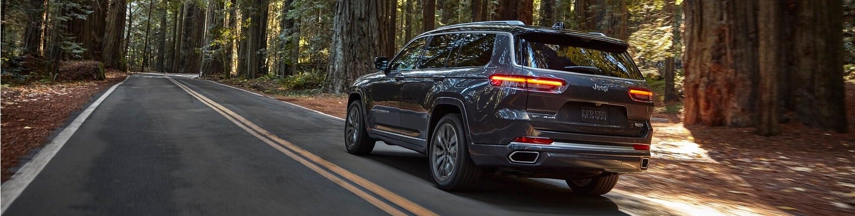 Grand Cherokee L Driving Snipped